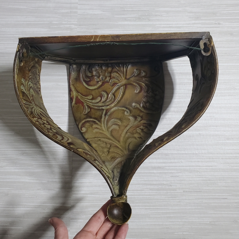 Large Ornate Tuscan Style Metal Wall Sconce 12" x 11" x 6" - Picture 7 of 10
